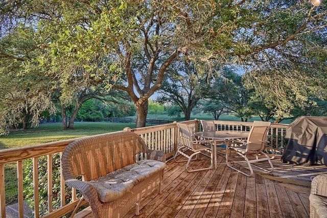 8456 Schuster Road, Ledbetter, TX 78946