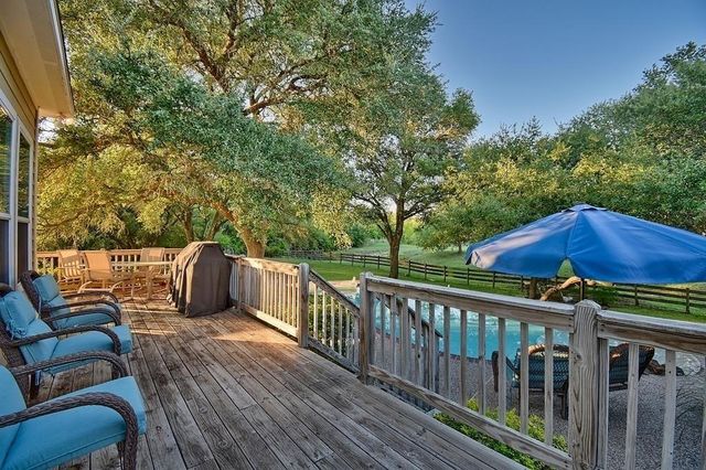 8456 Schuster Road, Ledbetter, TX 78946