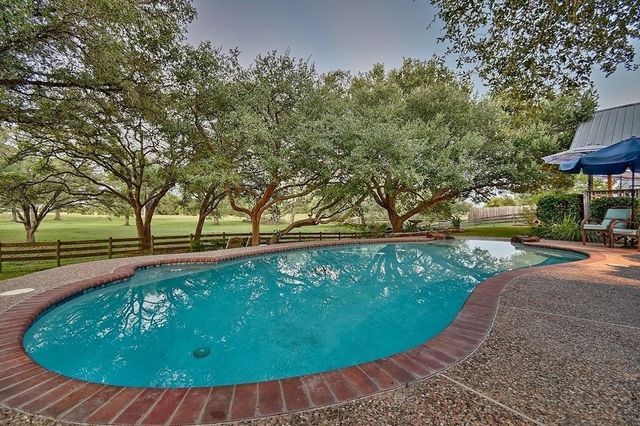 8456 Schuster Road, Ledbetter, TX 78946