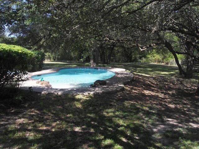 8456 Schuster Road, Ledbetter, TX 78946