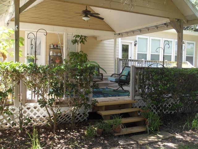 8456 Schuster Road, Ledbetter, TX 78946