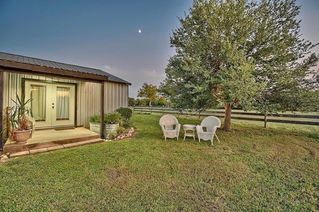 8456 Schuster Road, Ledbetter, TX 78946