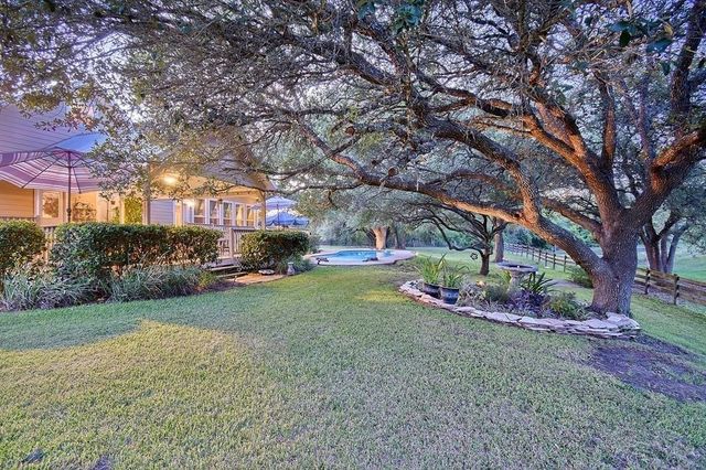8456 Schuster Road, Ledbetter, TX 78946