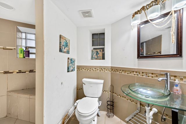 4403 S Prairie Avenue, Chicago, IL 60653