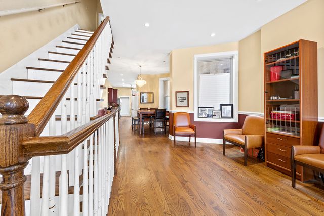 4403 S Prairie Avenue, Chicago, IL 60653