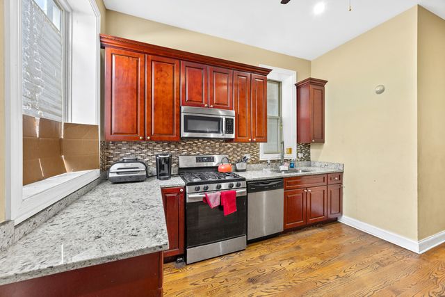 4403 S Prairie Avenue, Chicago, IL 60653