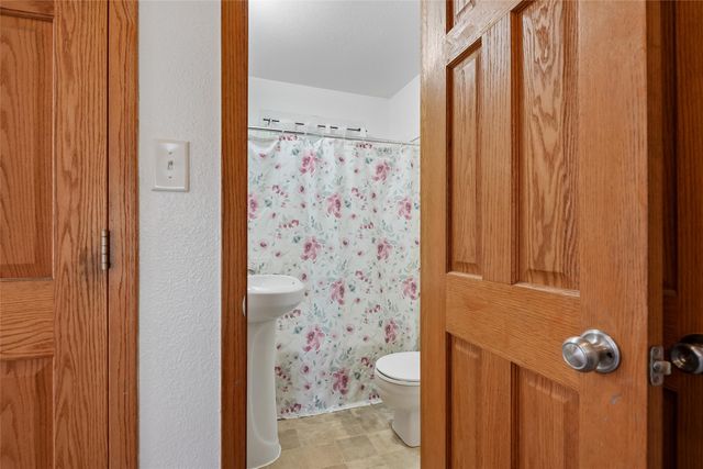 3305 E 13th Street, Des Moines, IA 50316
