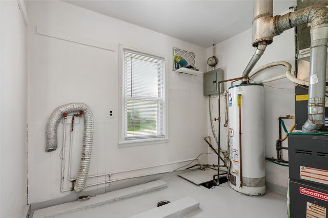 3305 E 13th Street, Des Moines, IA 50316