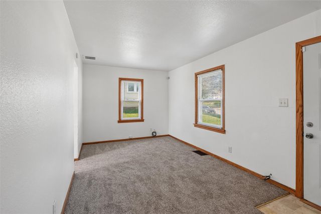 3305 E 13th Street, Des Moines, IA 50316