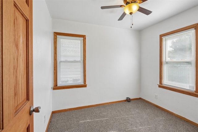 3305 E 13th Street, Des Moines, IA 50316