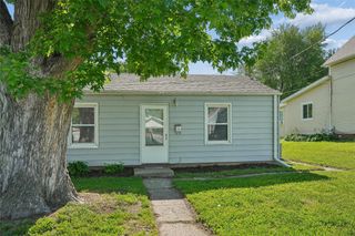 3305 E 13th Street, Des Moines, IA 50316