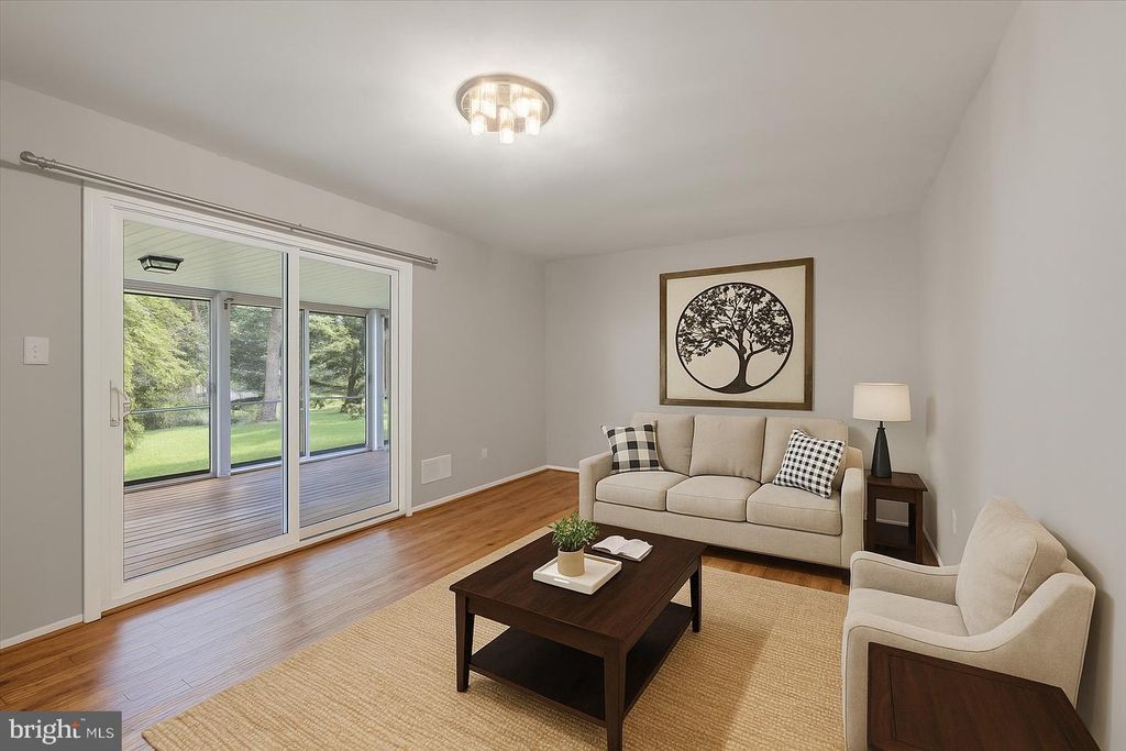125 W CHESTNUT HILL LN, Reisterstown, MD 21136