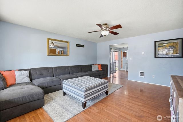 1937 Hawthorne Court, Woodland, WA 98674