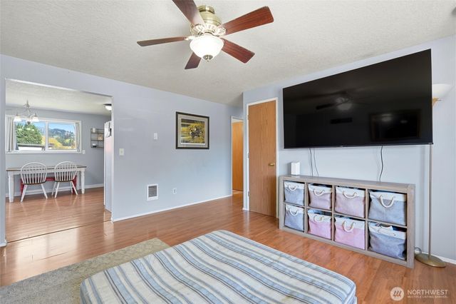 1937 Hawthorne Court, Woodland, WA 98674