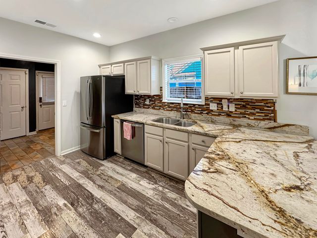 1251 FLEETS HARBOR DR, Memphis, TN 38103