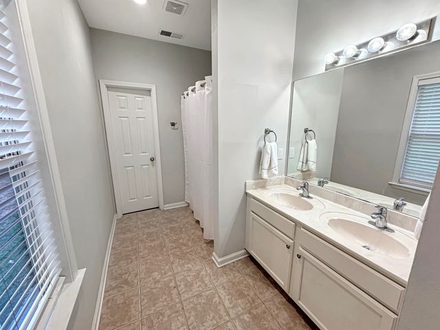 1251 FLEETS HARBOR DR, Memphis, TN 38103