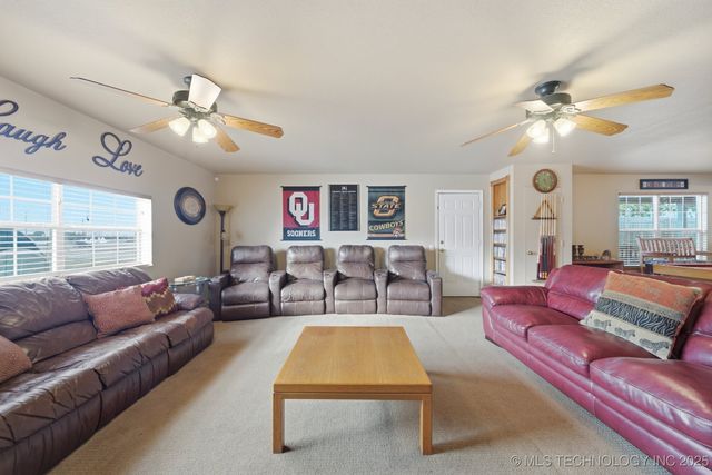 2704 W Montgomery Street, Broken Arrow, OK 74012