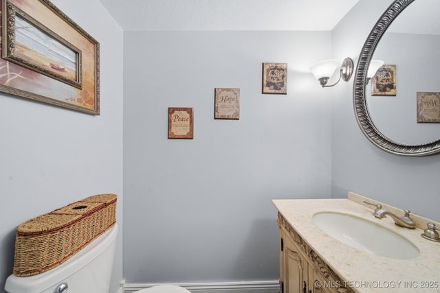 2704 W Montgomery Street, Broken Arrow, OK 74012