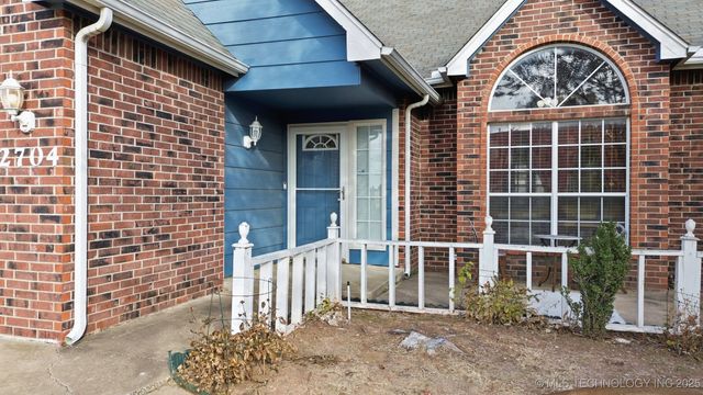 2704 W Montgomery Street, Broken Arrow, OK 74012