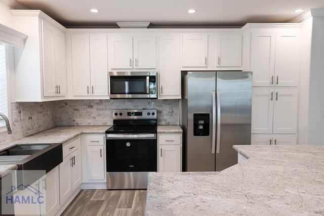 7132 Waycross Highway, Jesup, GA 30427