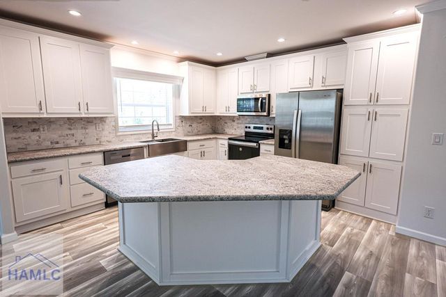 7132 Waycross Highway, Jesup, GA 30427