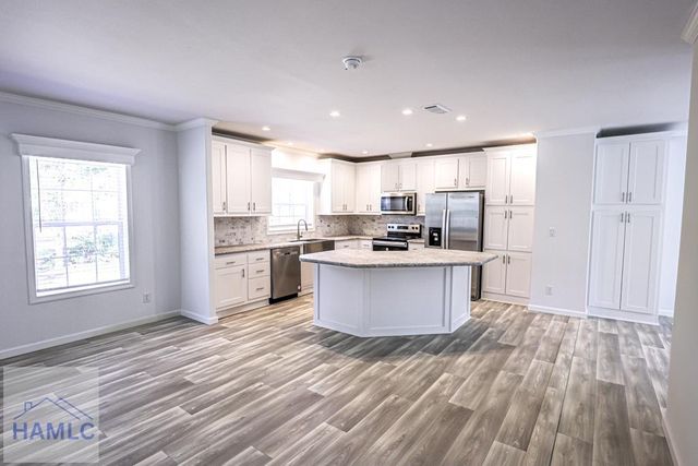 7132 Waycross Highway, Jesup, GA 30427