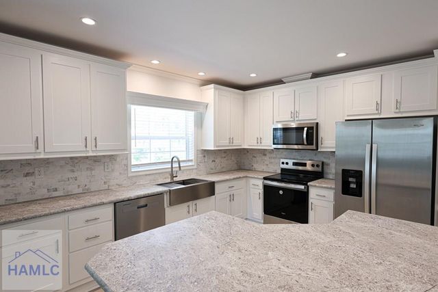 7132 Waycross Highway, Jesup, GA 30427