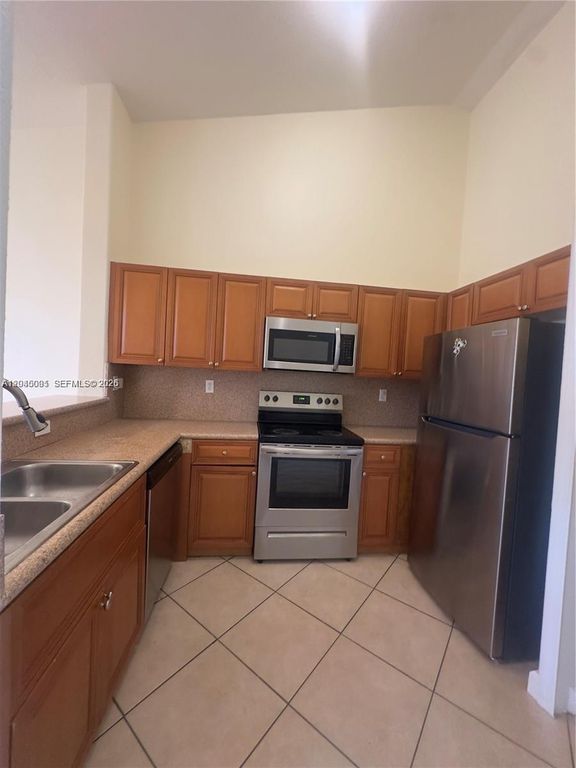 1660 SE 29th St 109, Homestead, FL 33035