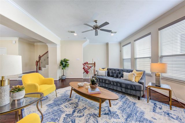 2607 Enclave At Shady Acres Court, Houston, TX 77008