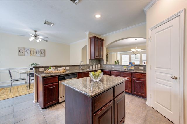 2607 Enclave At Shady Acres Court, Houston, TX 77008