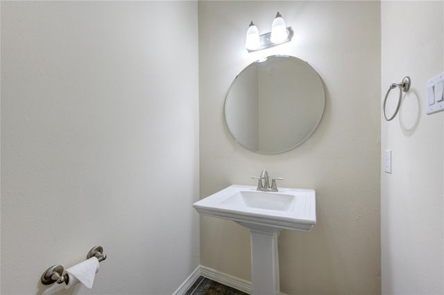 2607 Enclave At Shady Acres Court, Houston, TX 77008