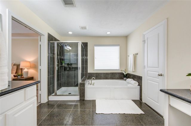 2607 Enclave At Shady Acres Court, Houston, TX 77008