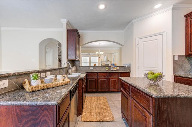 2607 Enclave At Shady Acres Court, Houston, TX 77008