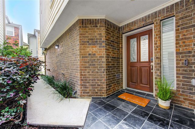 2607 Enclave At Shady Acres Court, Houston, TX 77008