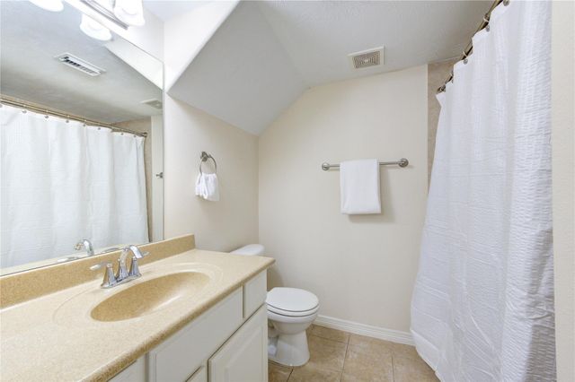 2607 Enclave At Shady Acres Court, Houston, TX 77008