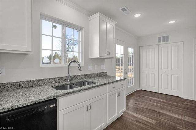 3633 Foxton Drive, Winston-salem, NC 27105