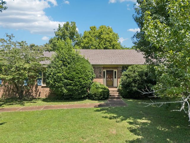 1214 Hunters Trail Dr, Franklin, TN 37069