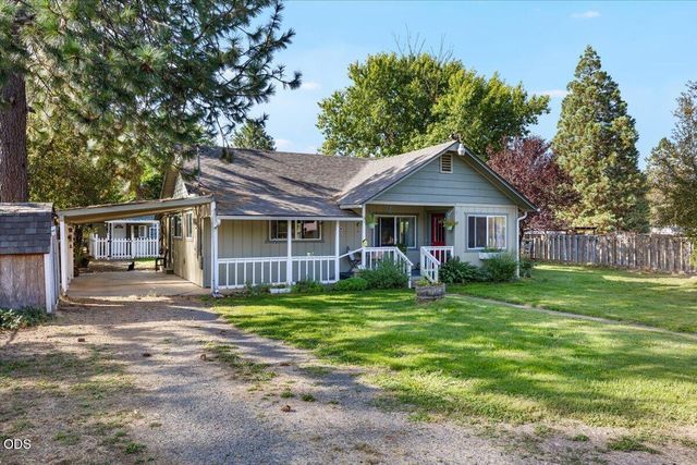 8550 E Evans Creek Road, Rogue River, OR 97537