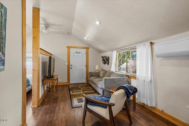 8550 E Evans Creek Road, Rogue River, OR 97537