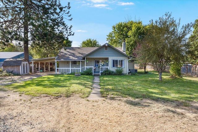 8550 E Evans Creek Road, Rogue River, OR 97537