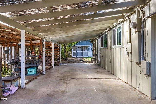 8550 E Evans Creek Road, Rogue River, OR 97537