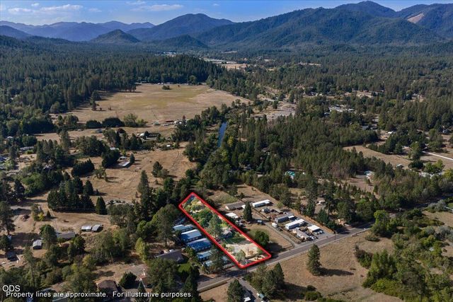 8550 E Evans Creek Road, Rogue River, OR 97537