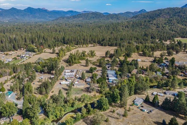 8550 E Evans Creek Road, Rogue River, OR 97537