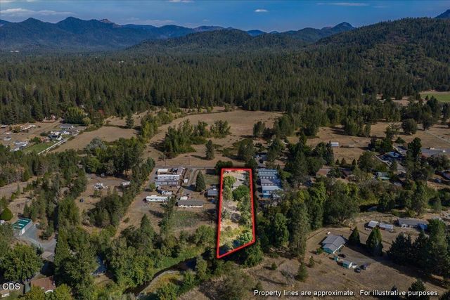8550 E Evans Creek Road, Rogue River, OR 97537