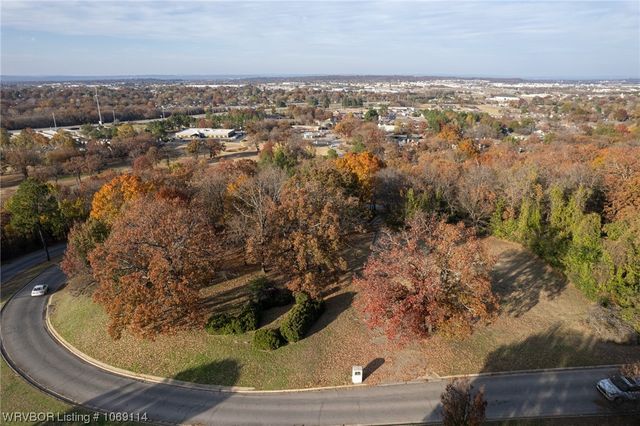 9501 Jenny Lind Road, Fort Smith, AR 72908