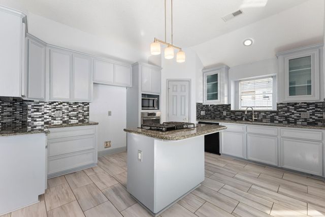 3404 Hickory Creek Drive, Pearland, TX 77581