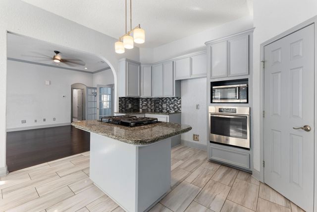 3404 Hickory Creek Drive, Pearland, TX 77581