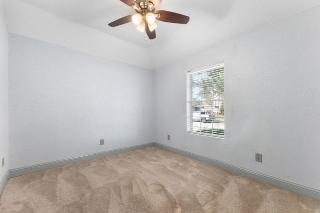 3404 Hickory Creek Drive, Pearland, TX 77581