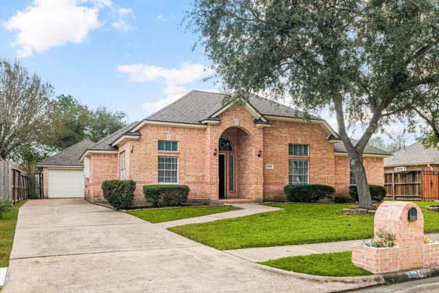 3404 Hickory Creek Drive, Pearland, TX 77581