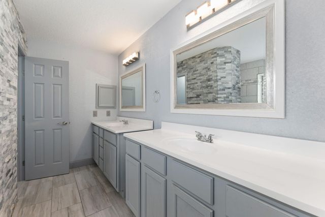 3404 Hickory Creek Drive, Pearland, TX 77581